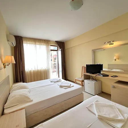 александра Hotel