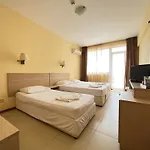 александра ホテル 3*