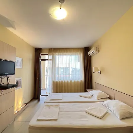 александра Hotel 3*