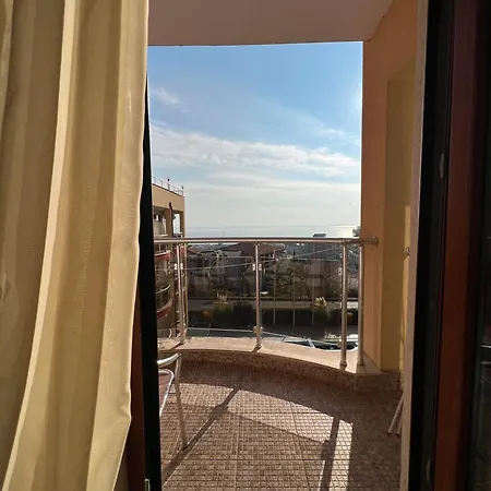 александра Hotel 3*