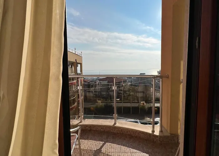 александра Hotel 3*